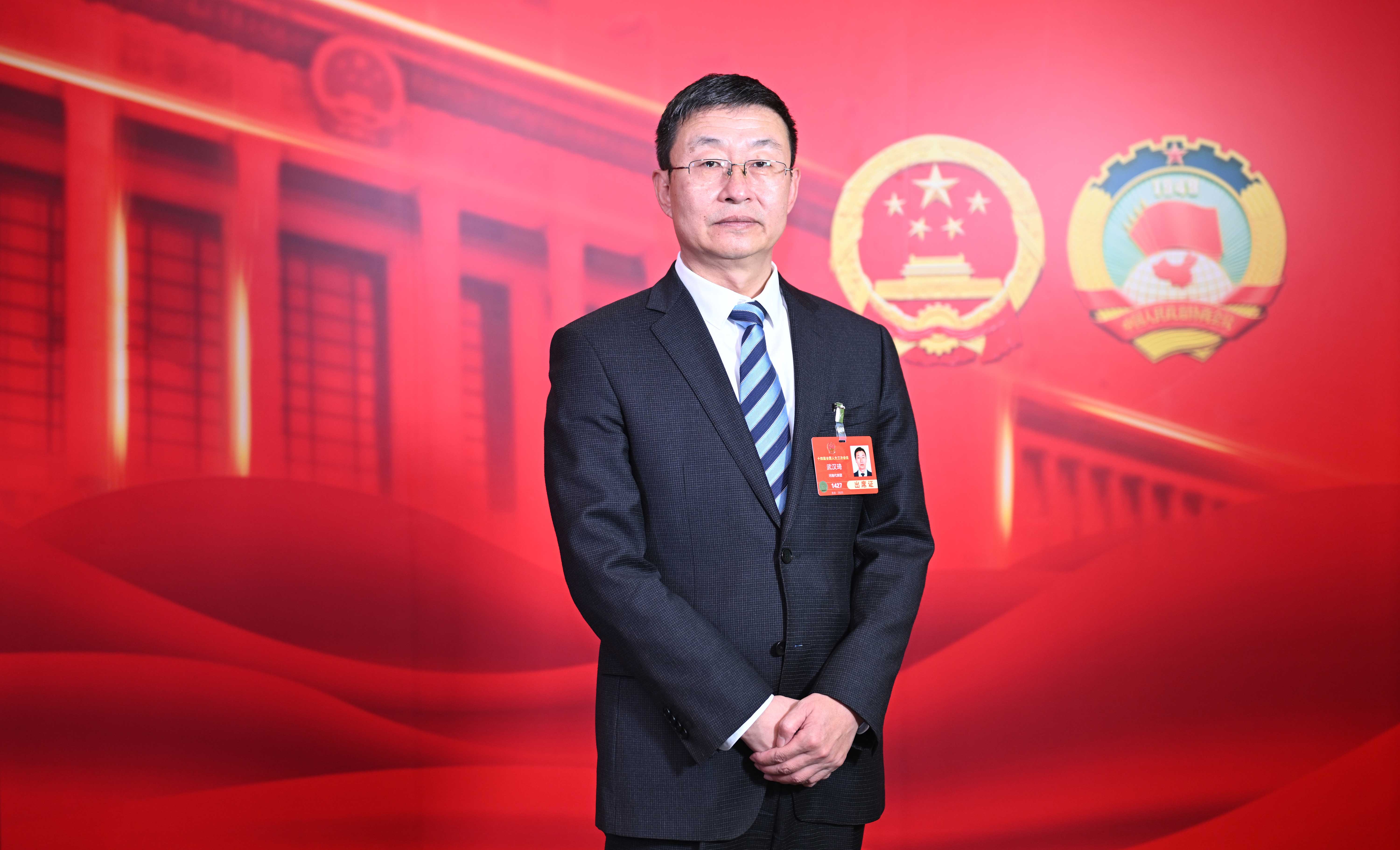 全国人大代表、中国重型机械工业协会理事会会长、亚星娱乐重工董事长武汉琦-(3).jpg