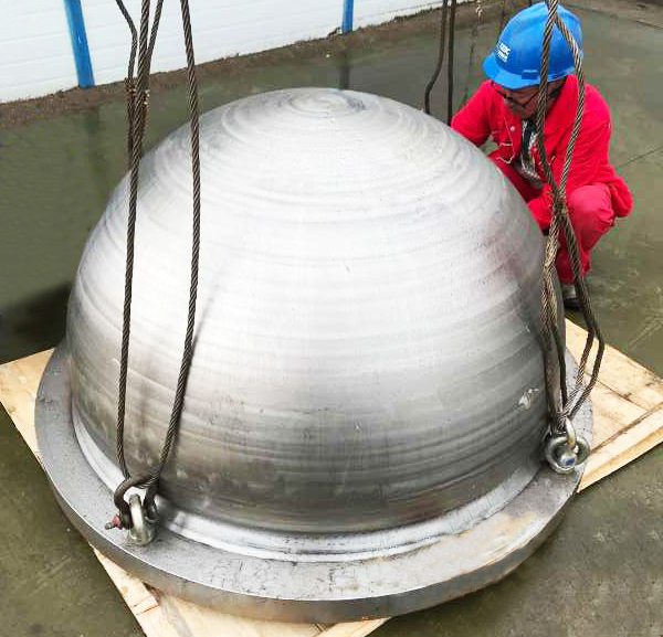 3-2、 大藤峡工程被喻为珠江上的“三峡工程”。公司参与研制的关键部件门轴底枢“蘑菇头”，尺寸远远超出现有国家标准，直径是三峡工程底枢蘑菇头的1.2倍，是世界上首次以高碳高铬不锈钢材质铸锻的最大尺寸底枢蘑菇头。2020年3月31日，工程实现试通航。.jpg